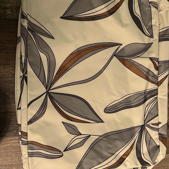 NWT! Thirty-One mesh Zipper White and Gray All In Neutral Laptop Bag with handle - Picture 3 of 7